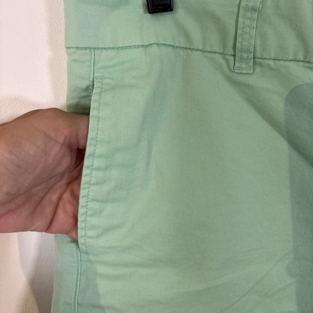 Gap Khaki Chino Shorts 10 Green Cotton Blend Mid Rise Girlfriend Slash Pockets